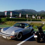 ツーリング 道の駅ばんだい ポルシェ９１１とヤマハボルト