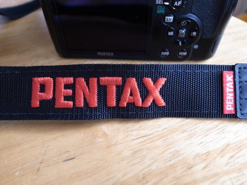 PENTAX K-7　純正ストラップのすべり止め部分の剥がれにギョッとする