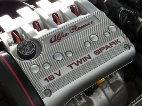 ツインスパークは世界で最も官能的な４気筒エンジンである