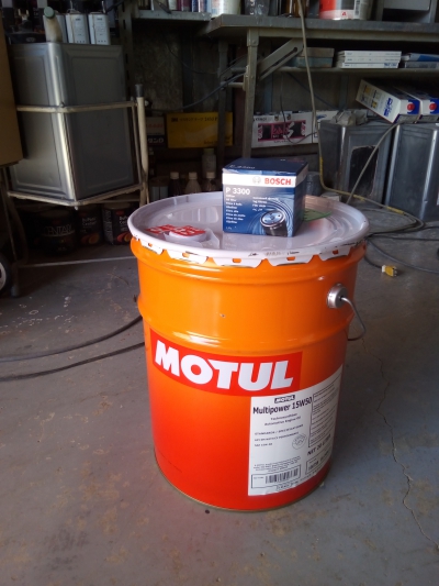 アルファロメオ147オイル・エレメント交換 MOTUL15W50